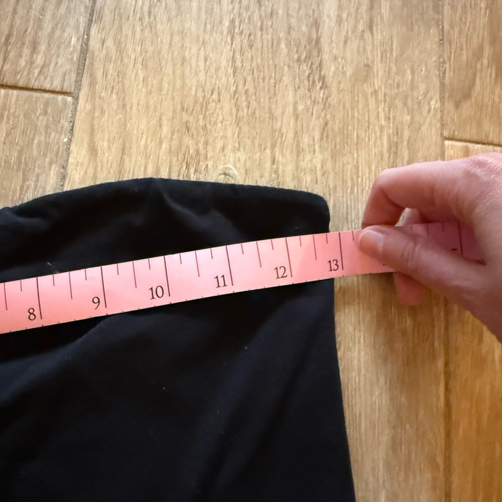 Black Strapless cropped tube Top NWT - Picture 3 of 4